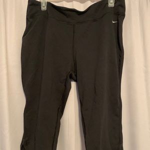 Nike fit dry crop leggings